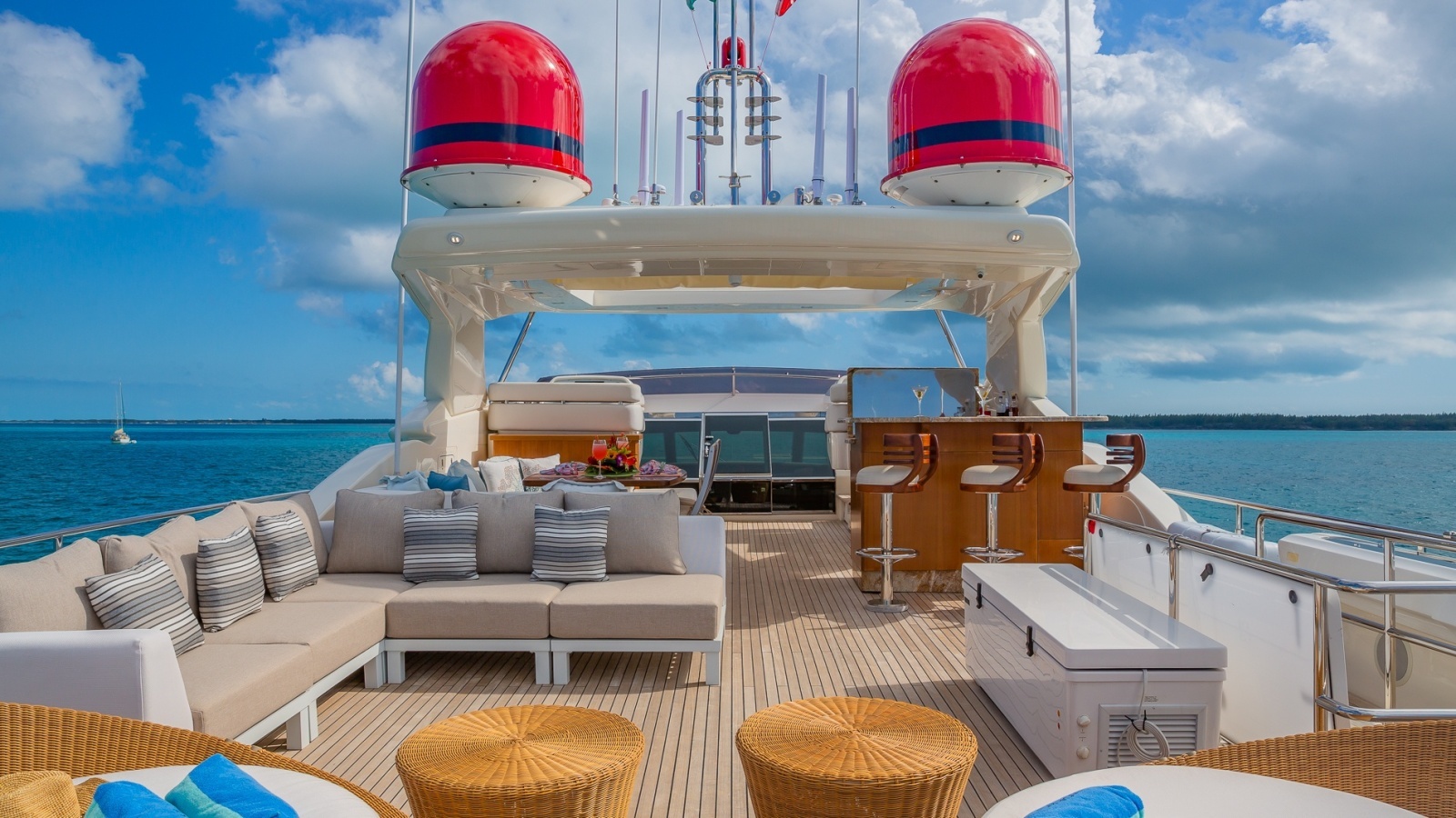 2012 Custom Line Raised Pilothouse