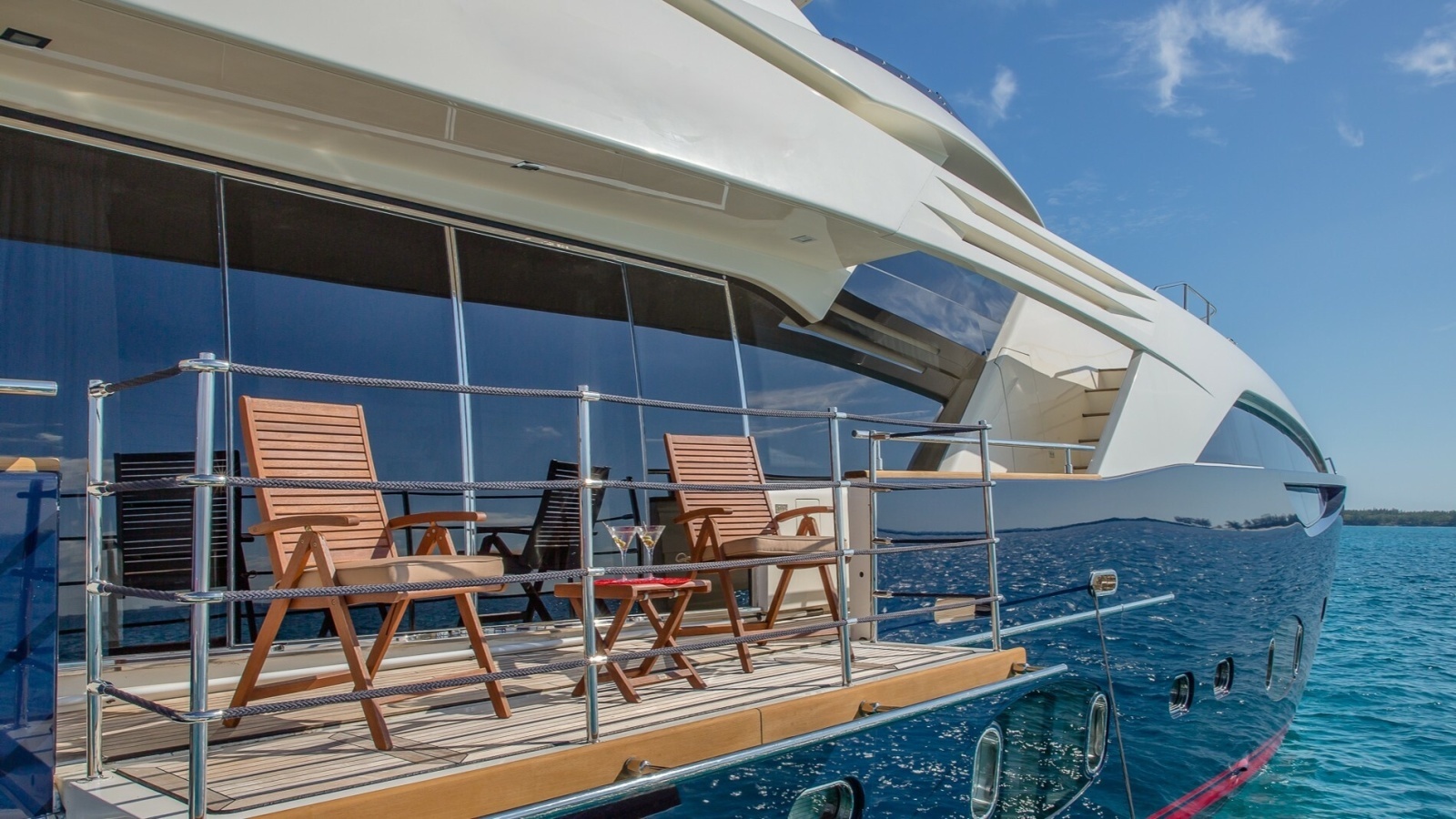 2012 Custom Line Raised Pilothouse