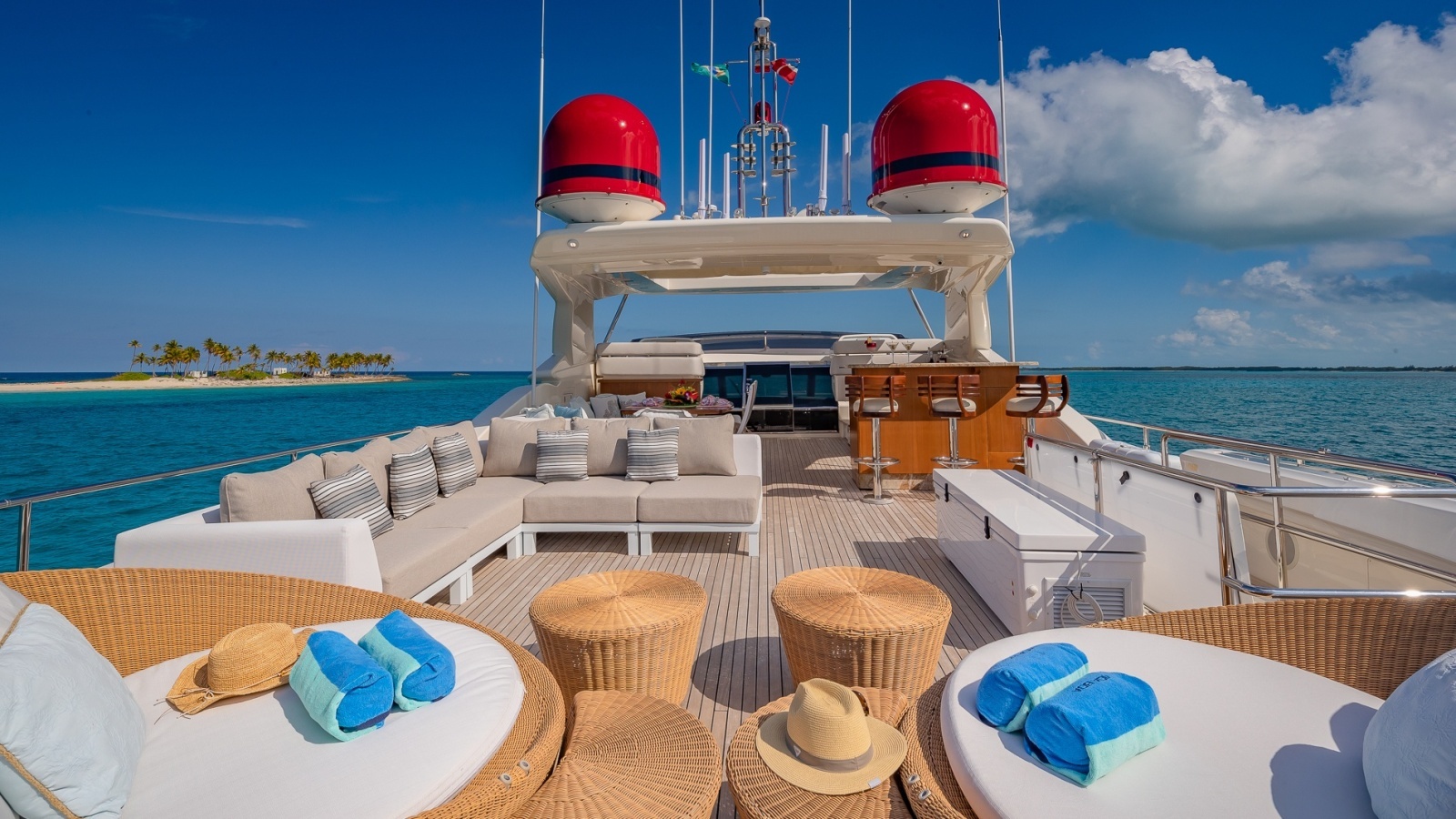 2012 Custom Line Raised Pilothouse