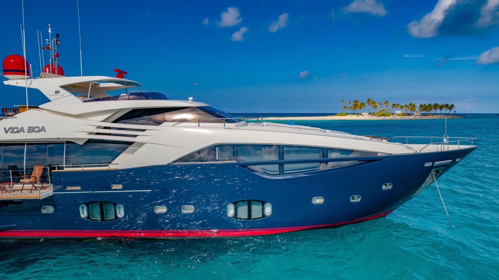 2012 Custom Line Raised Pilothouse