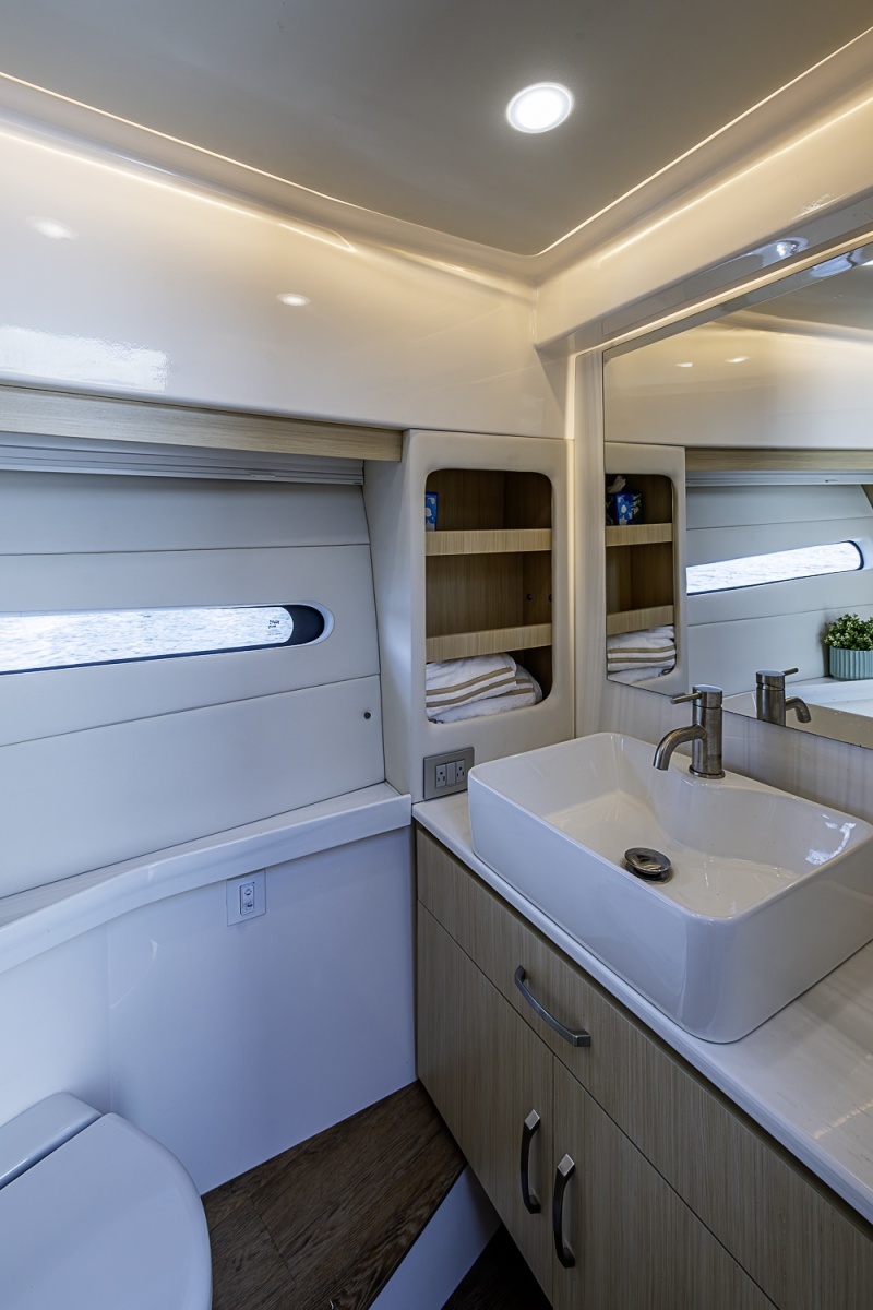 2025 Regal 38 XO