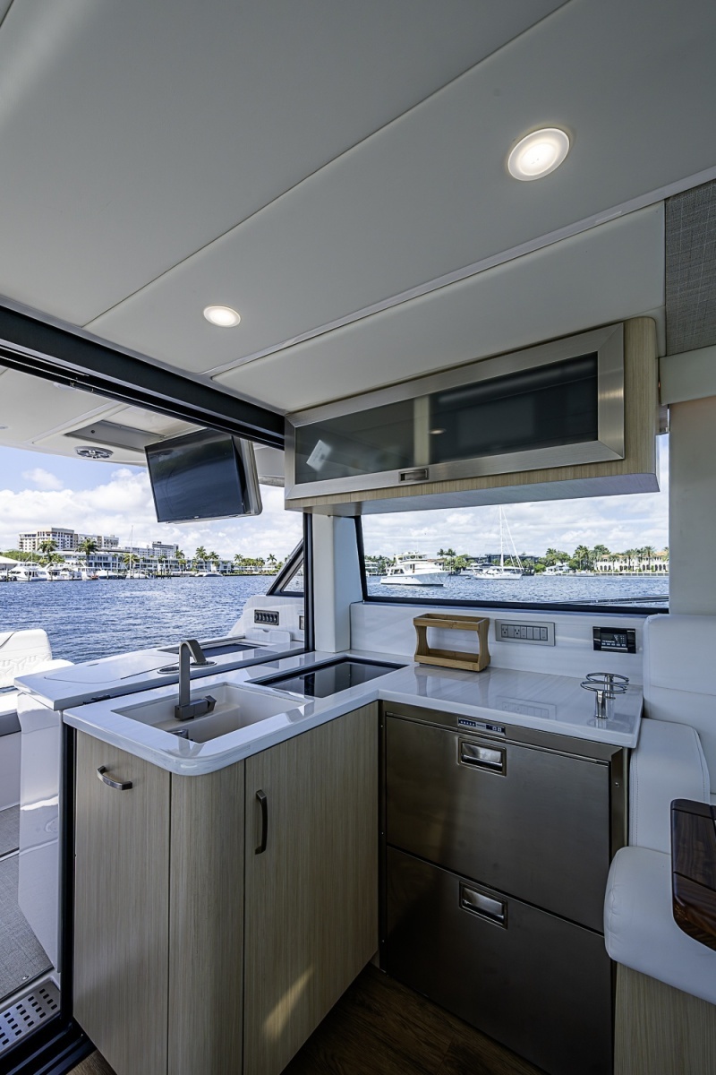 2025 Regal 38 XO
