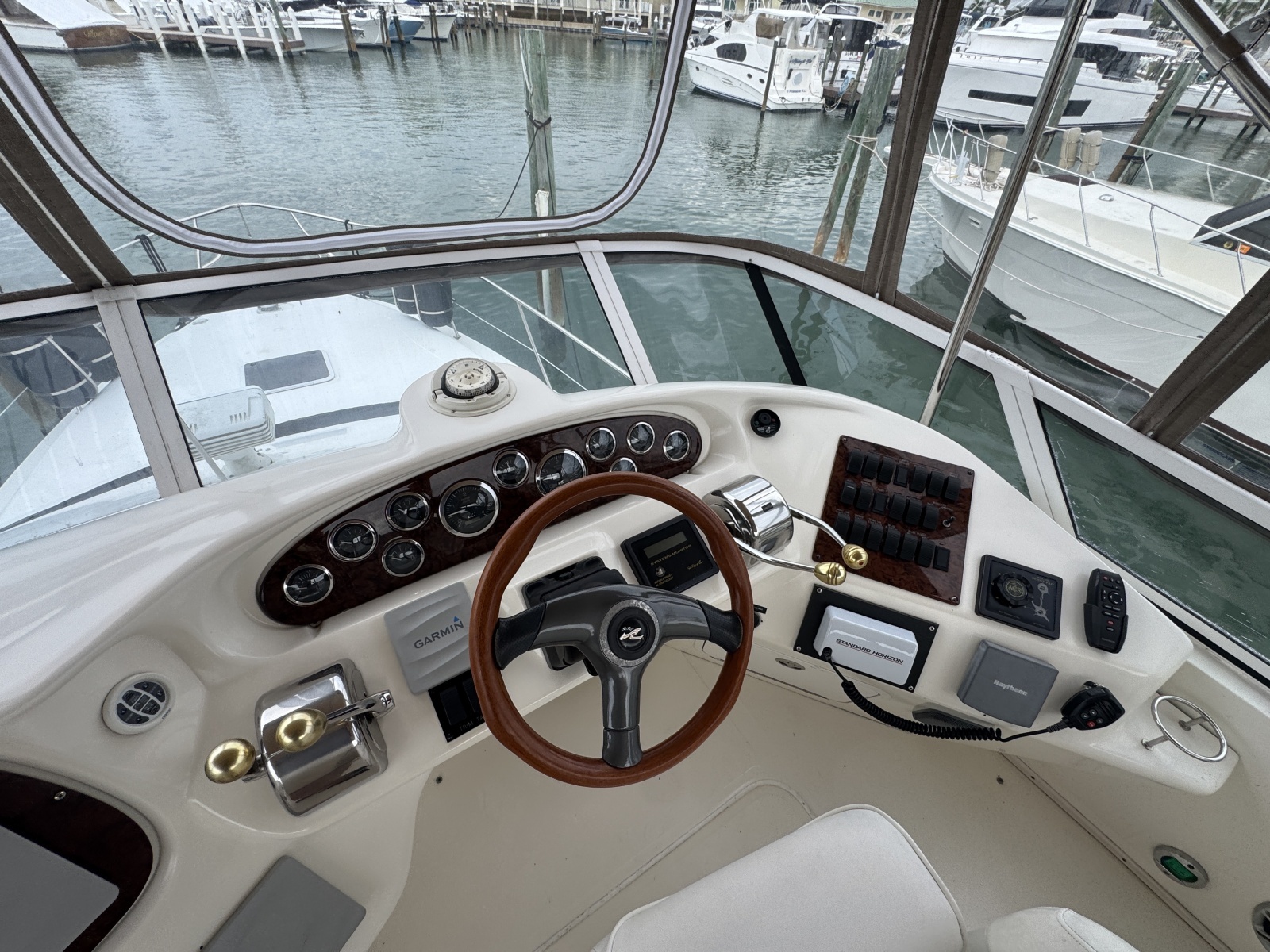2001 Sea Ray 380 Aft Cabin