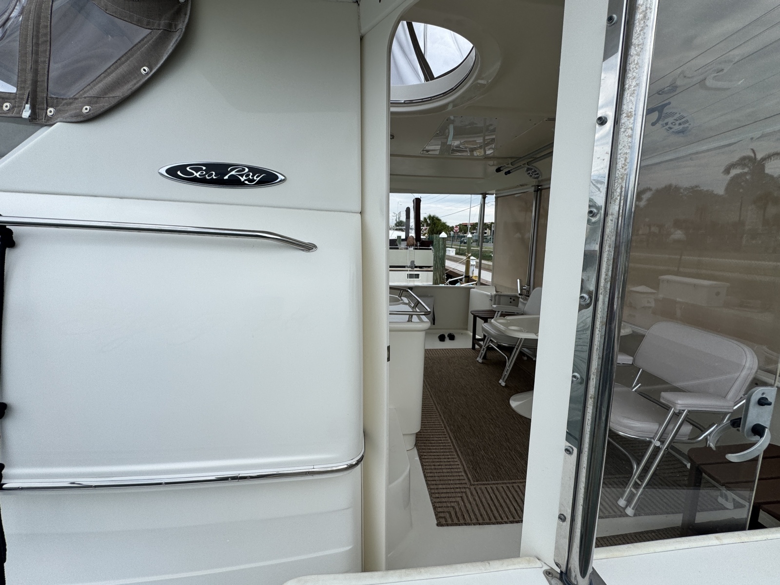 2001 Sea Ray 380 Aft Cabin
