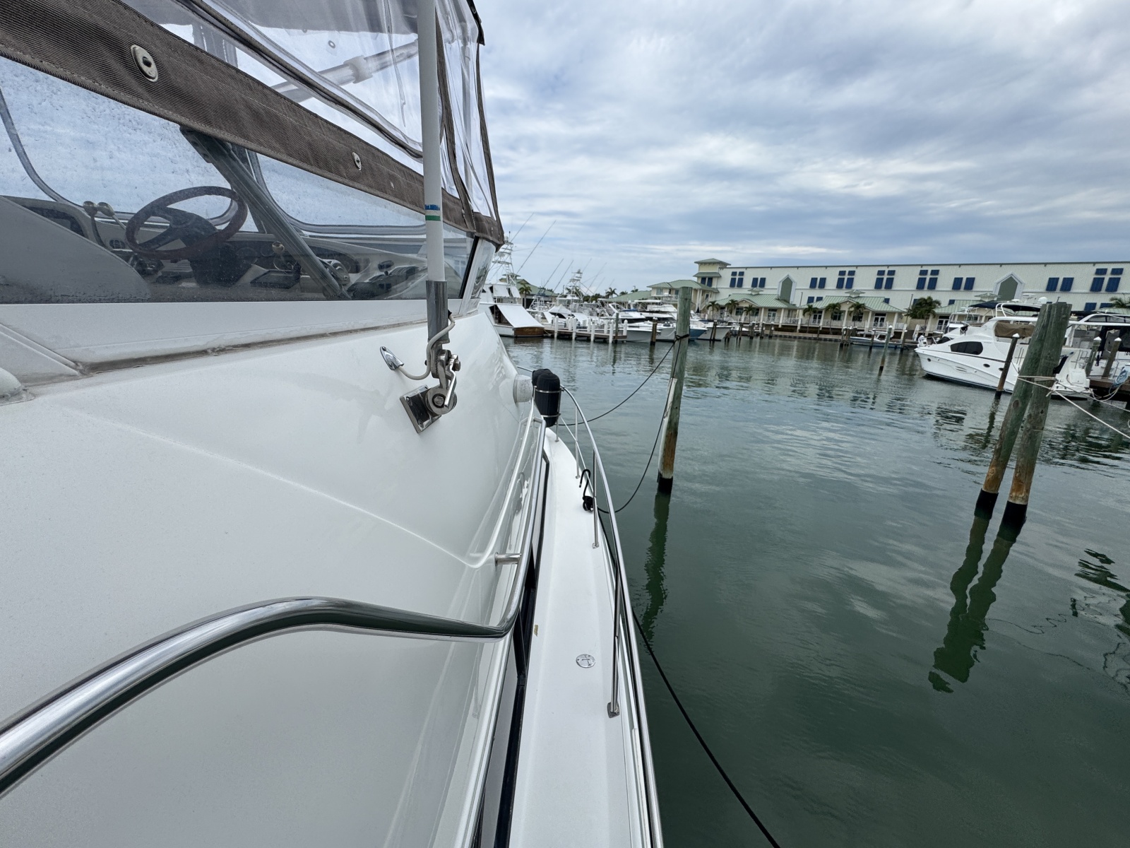 2001 Sea Ray 380 Aft Cabin