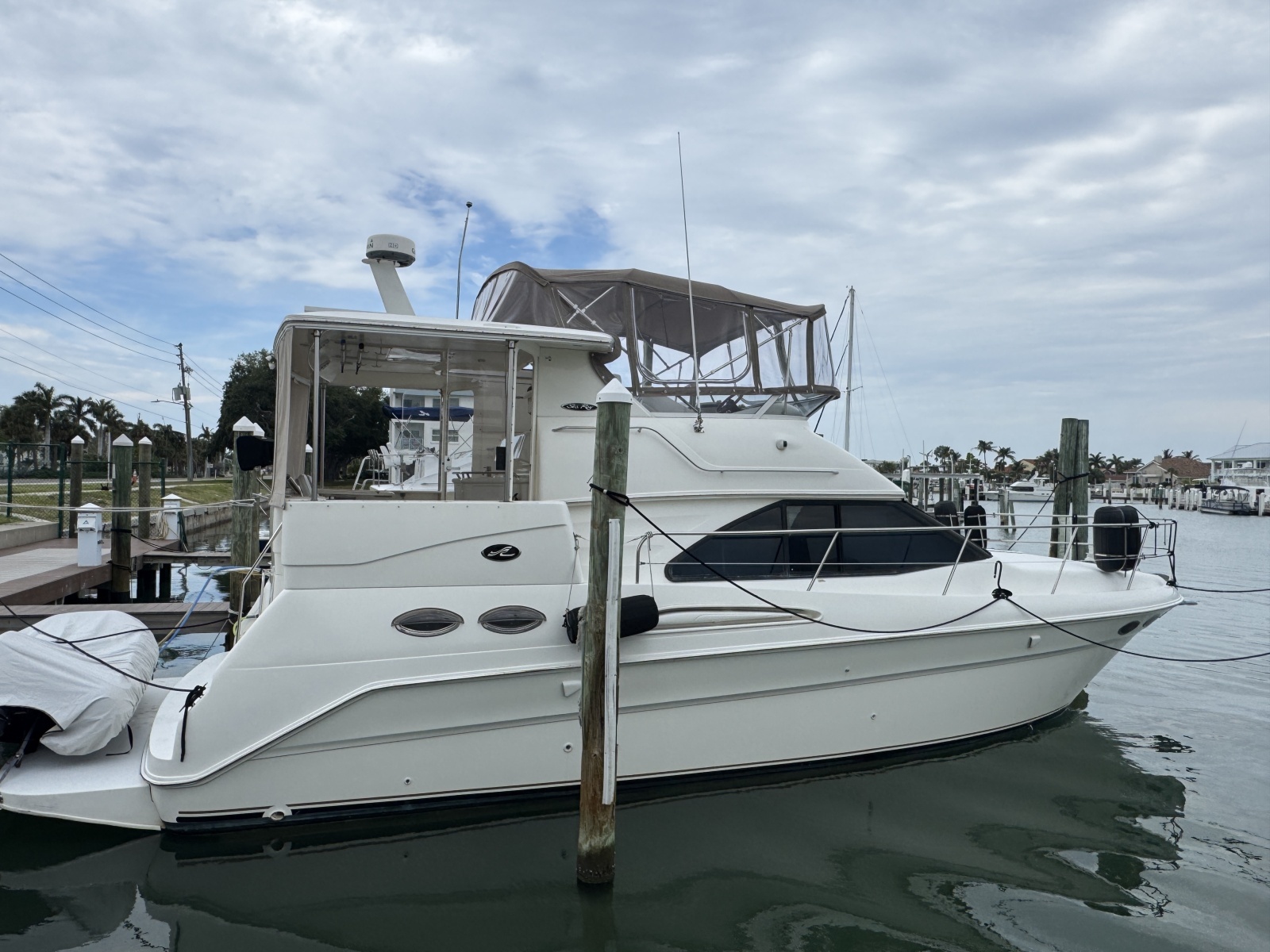 2001 Sea Ray 380 Aft Cabin