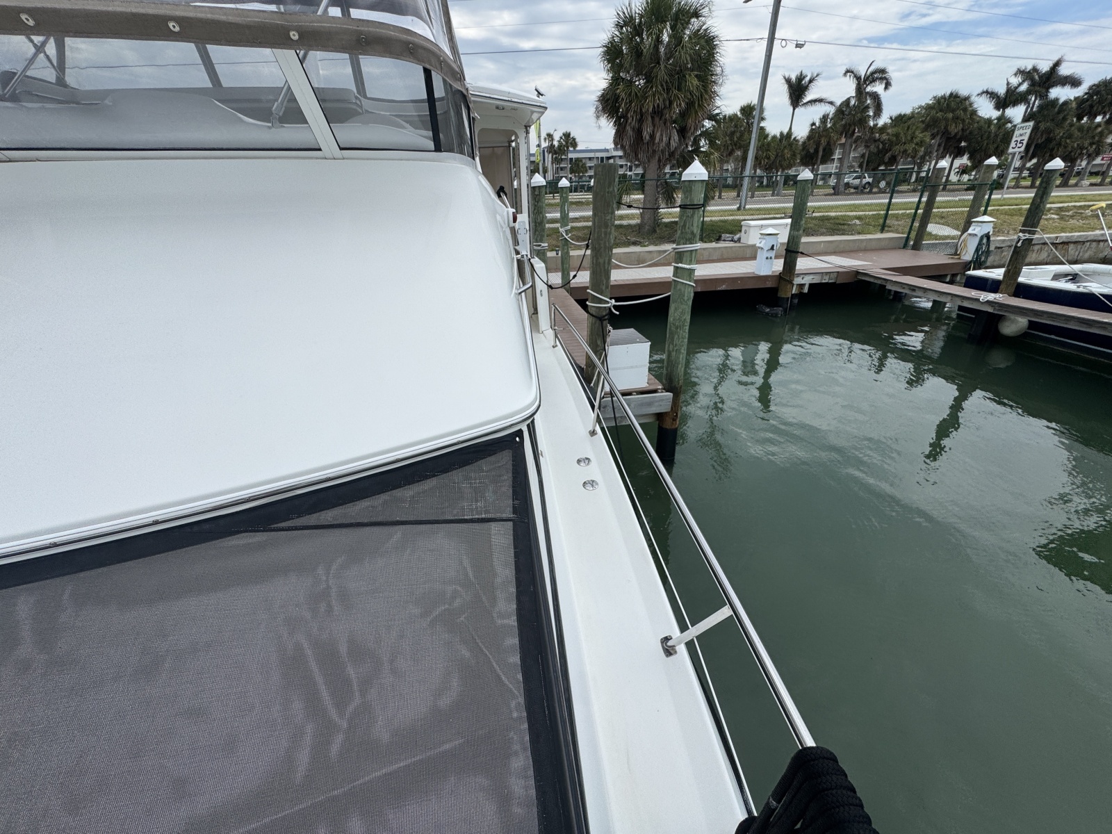 2001 Sea Ray 380 Aft Cabin