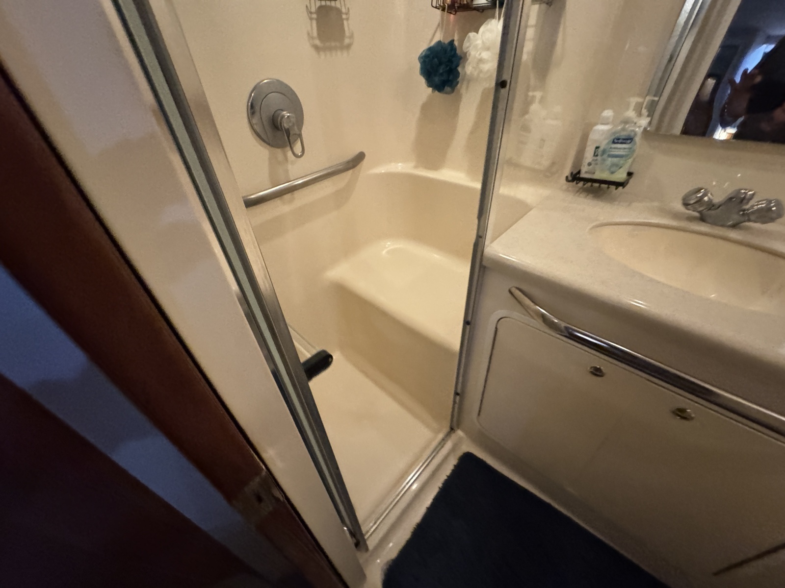 2001 Sea Ray 380 Aft Cabin