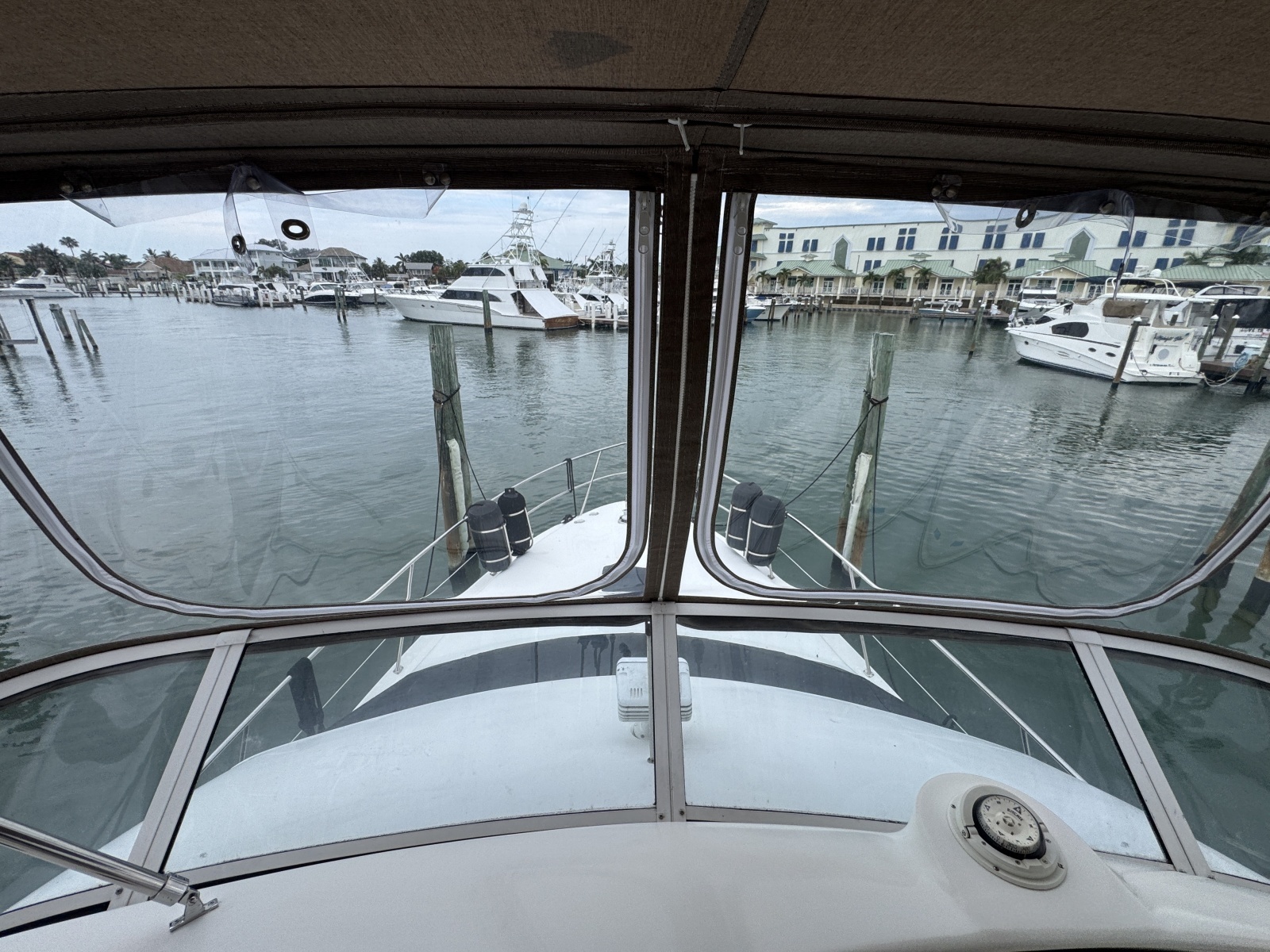 2001 Sea Ray 380 Aft Cabin