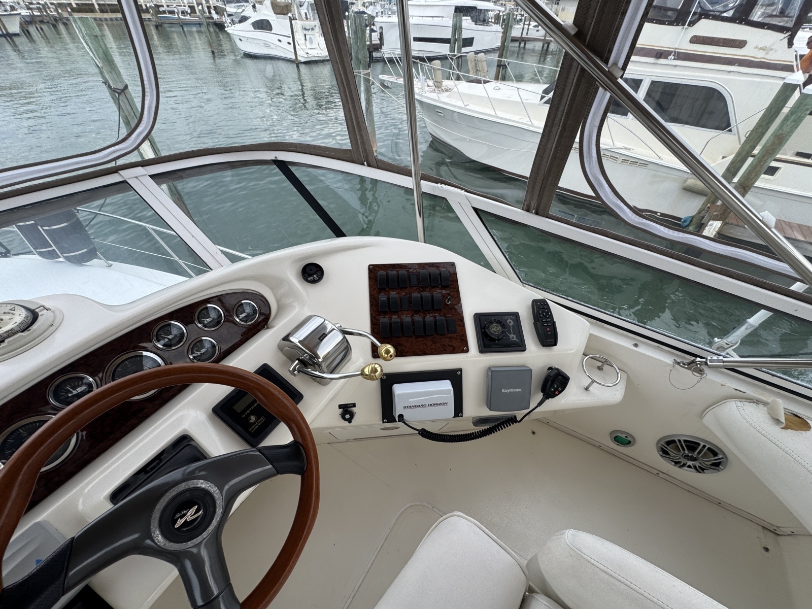 2001 Sea Ray 380 Aft Cabin