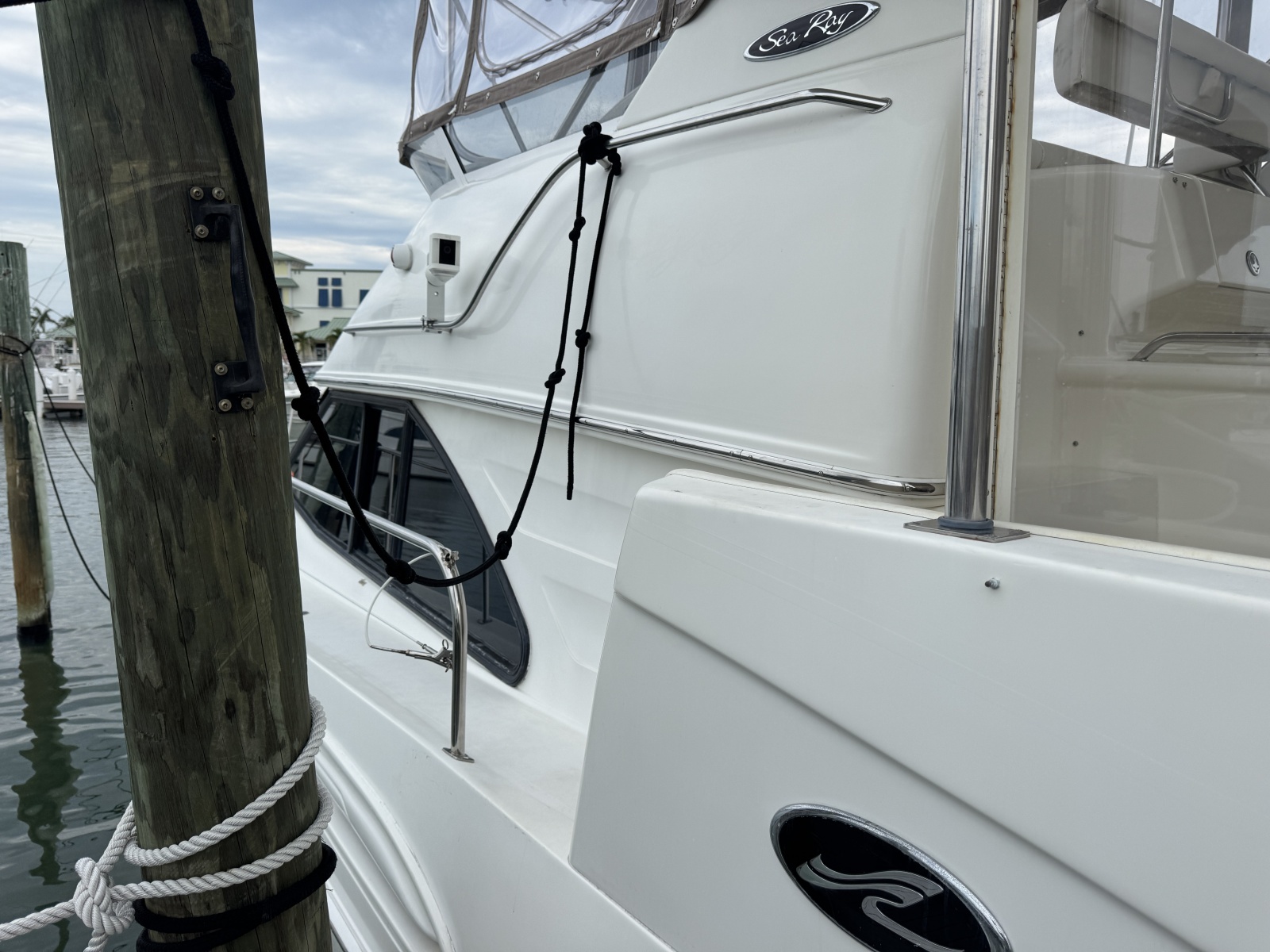 2001 Sea Ray 380 Aft Cabin