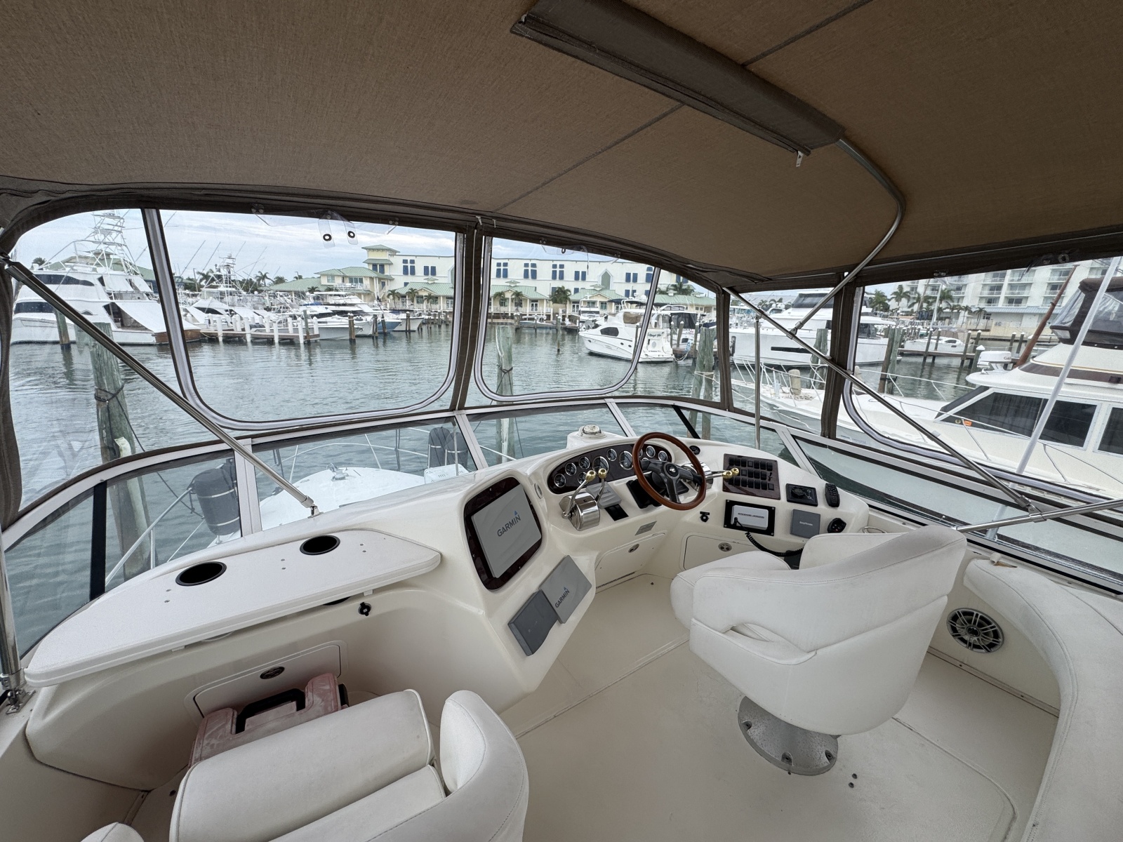 2001 Sea Ray 380 Aft Cabin