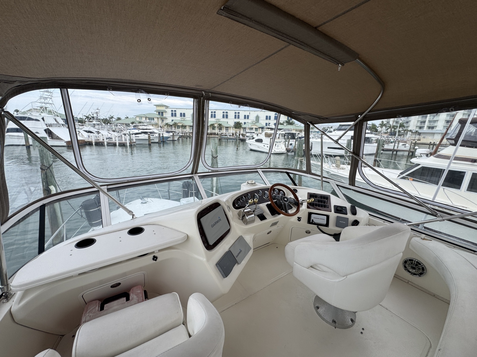 2001 Sea Ray 380 Aft Cabin
