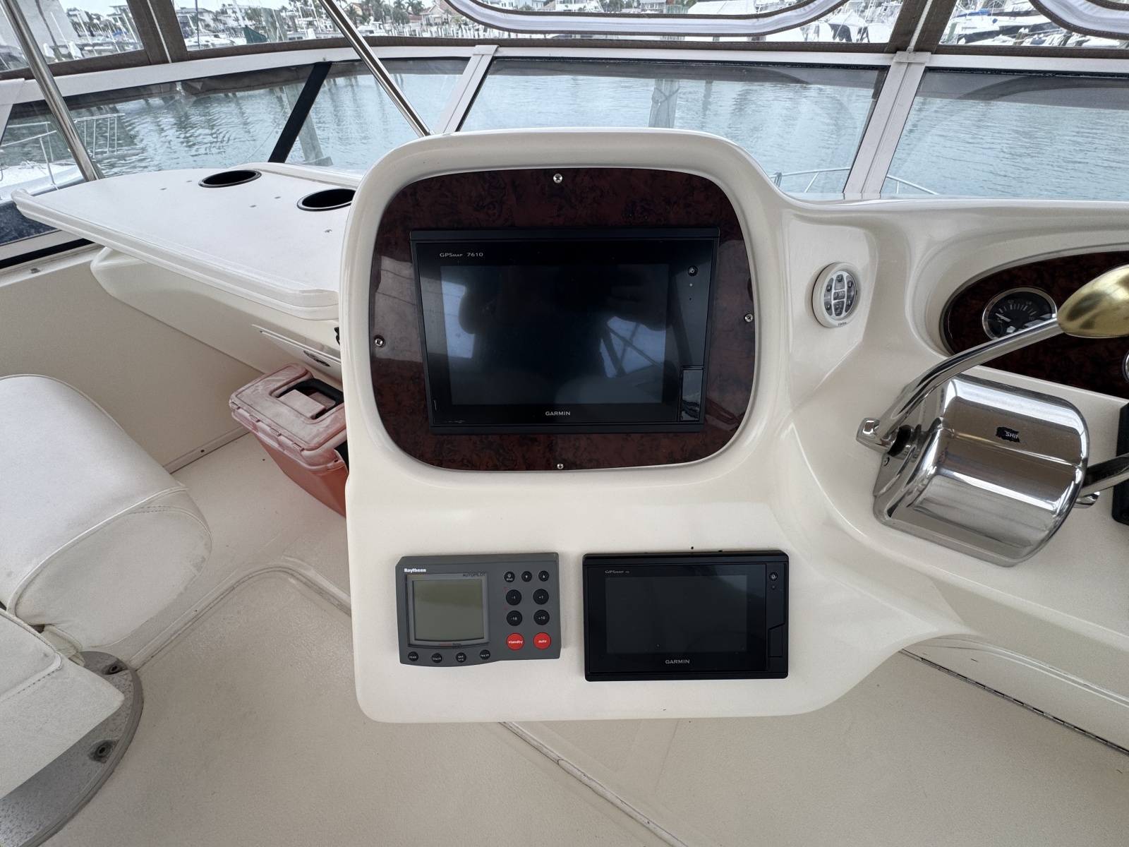 2001 Sea Ray 380 Aft Cabin