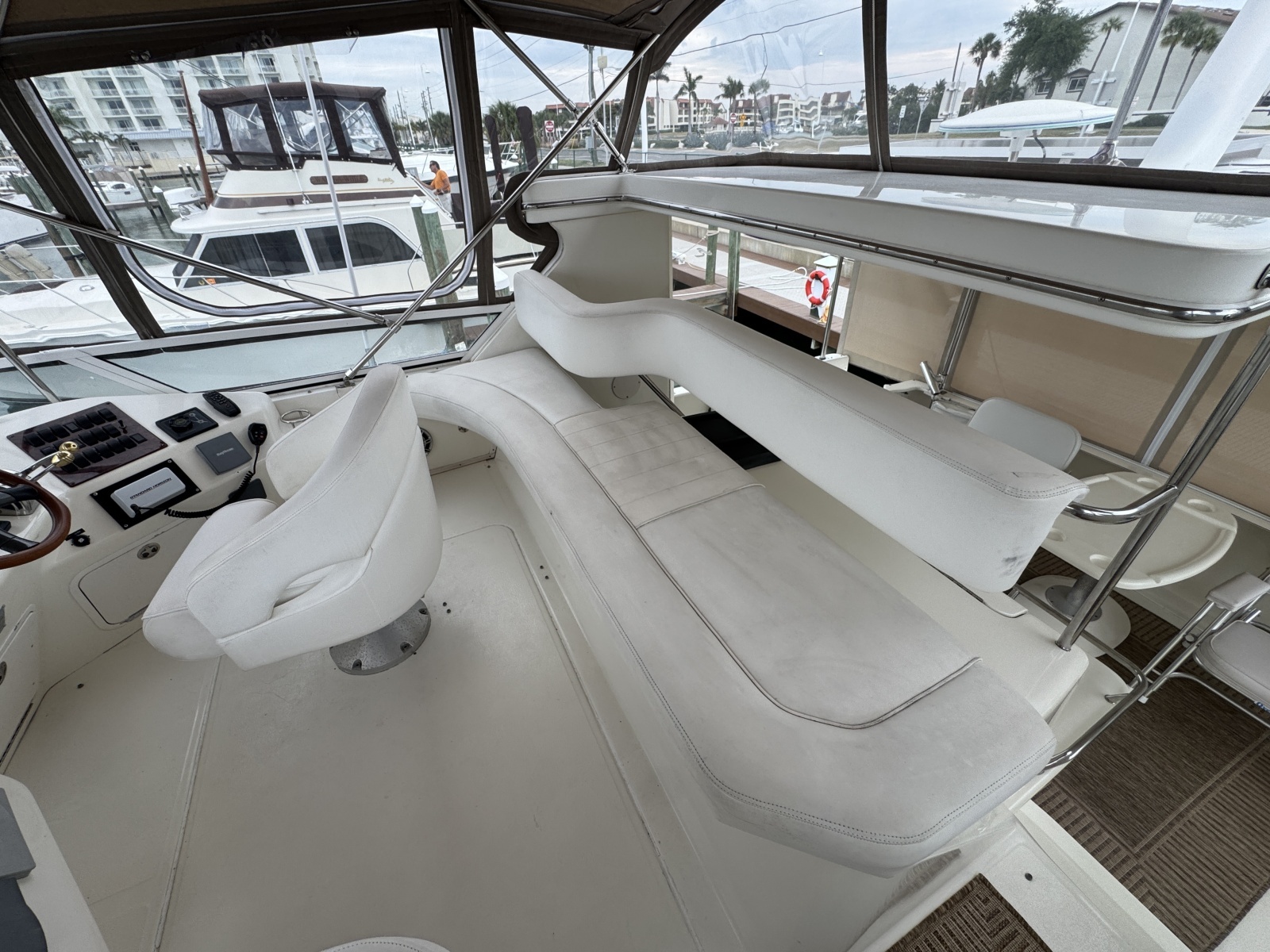 2001 Sea Ray 380 Aft Cabin