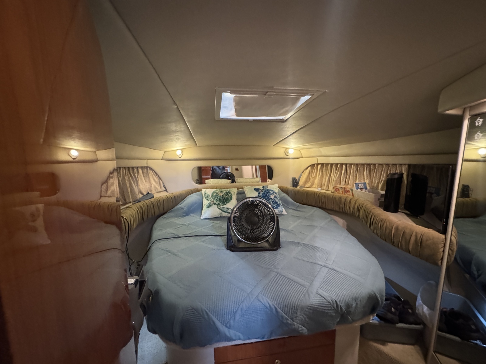 2001 Sea Ray 380 Aft Cabin