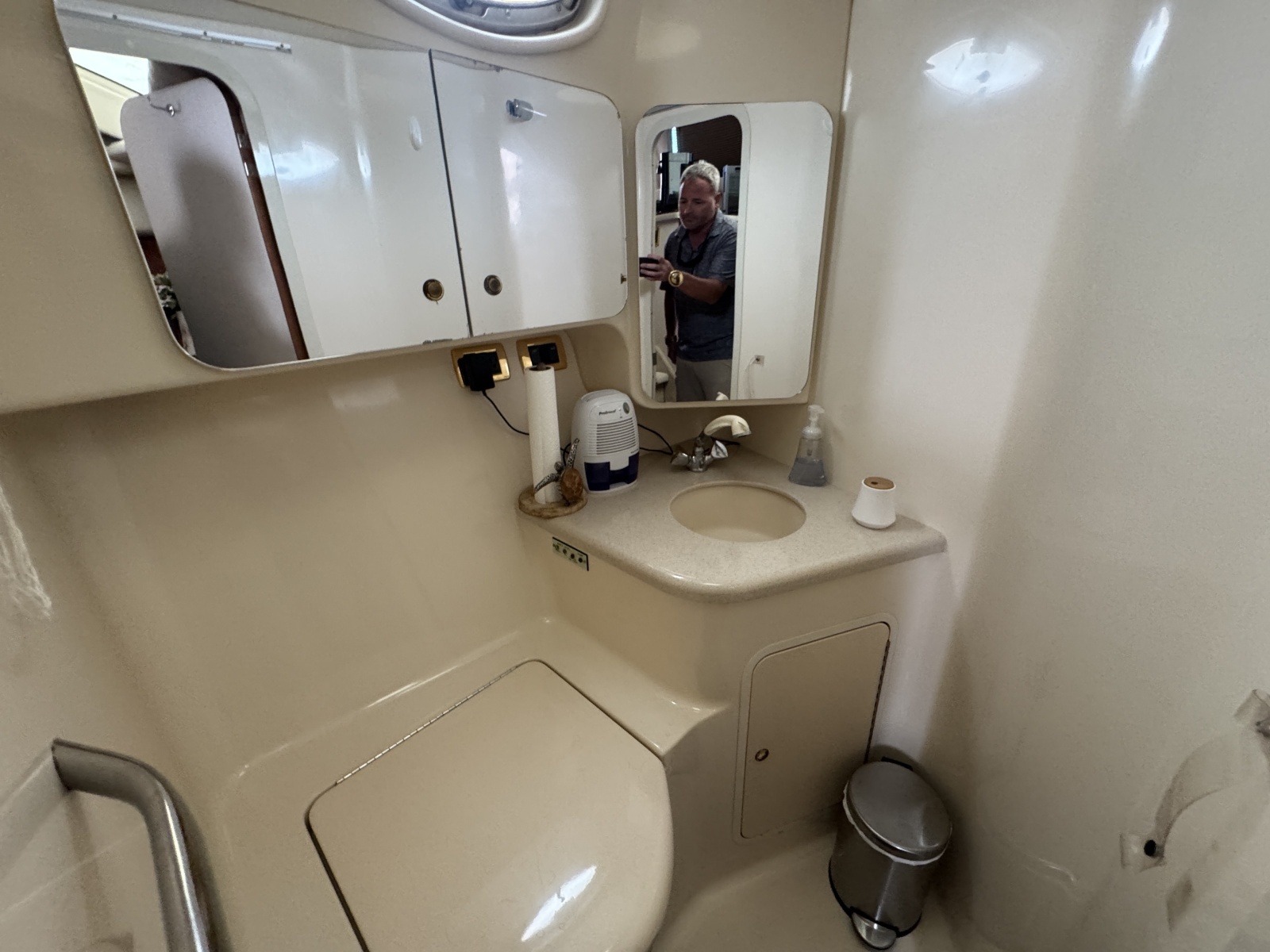 2001 Sea Ray 380 Aft Cabin