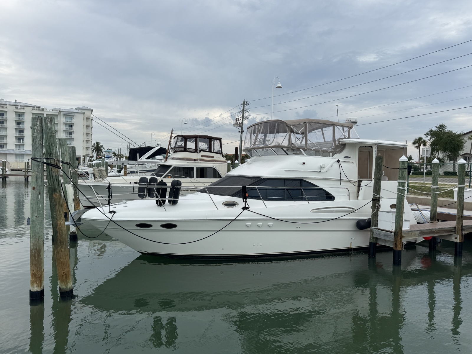 2001 Sea Ray 380 Aft Cabin