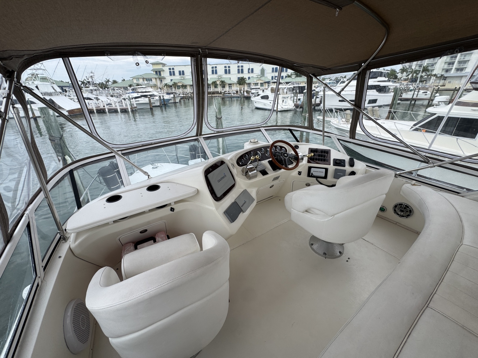 2001 Sea Ray 380 Aft Cabin