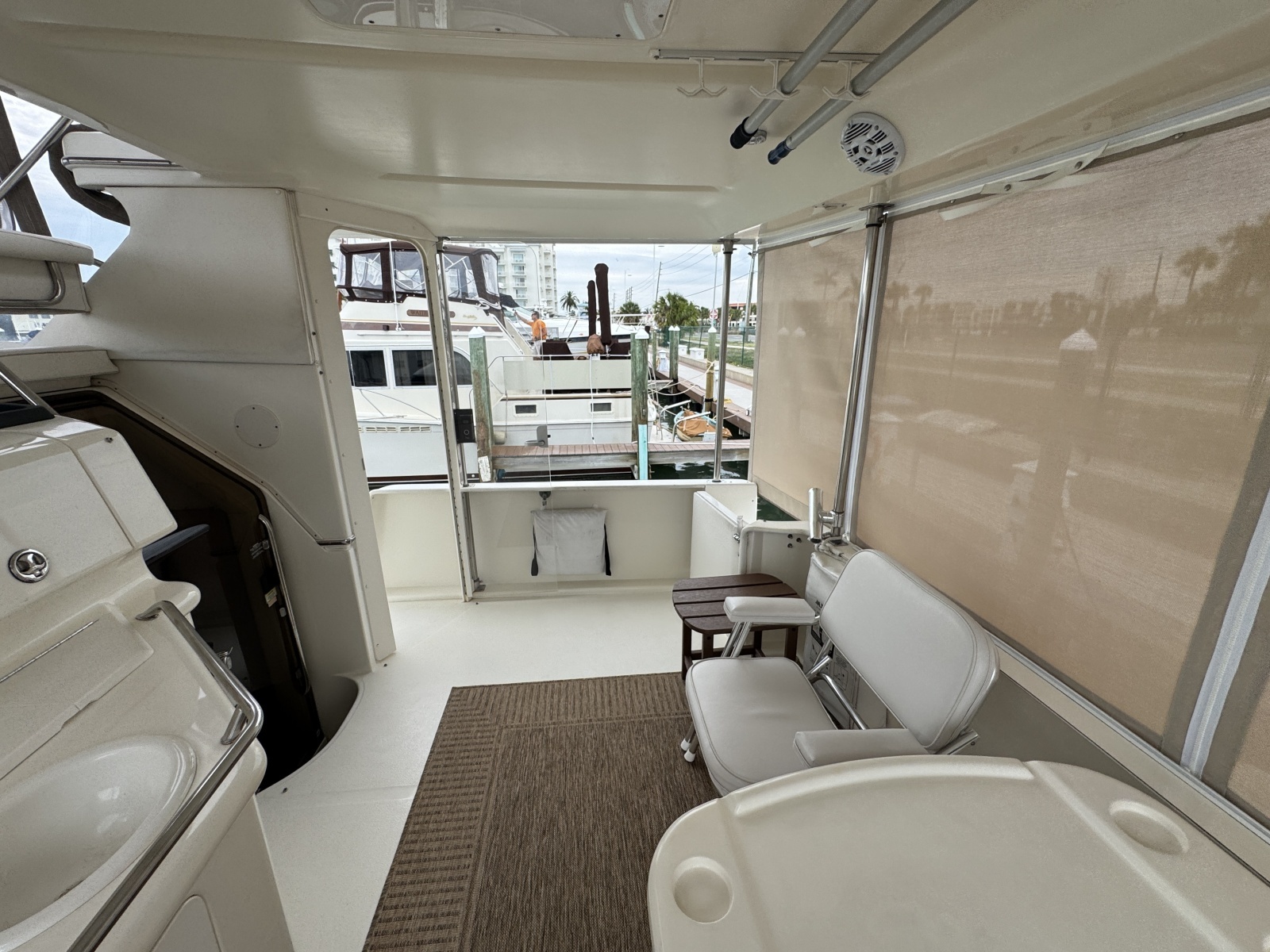 2001 Sea Ray 380 Aft Cabin
