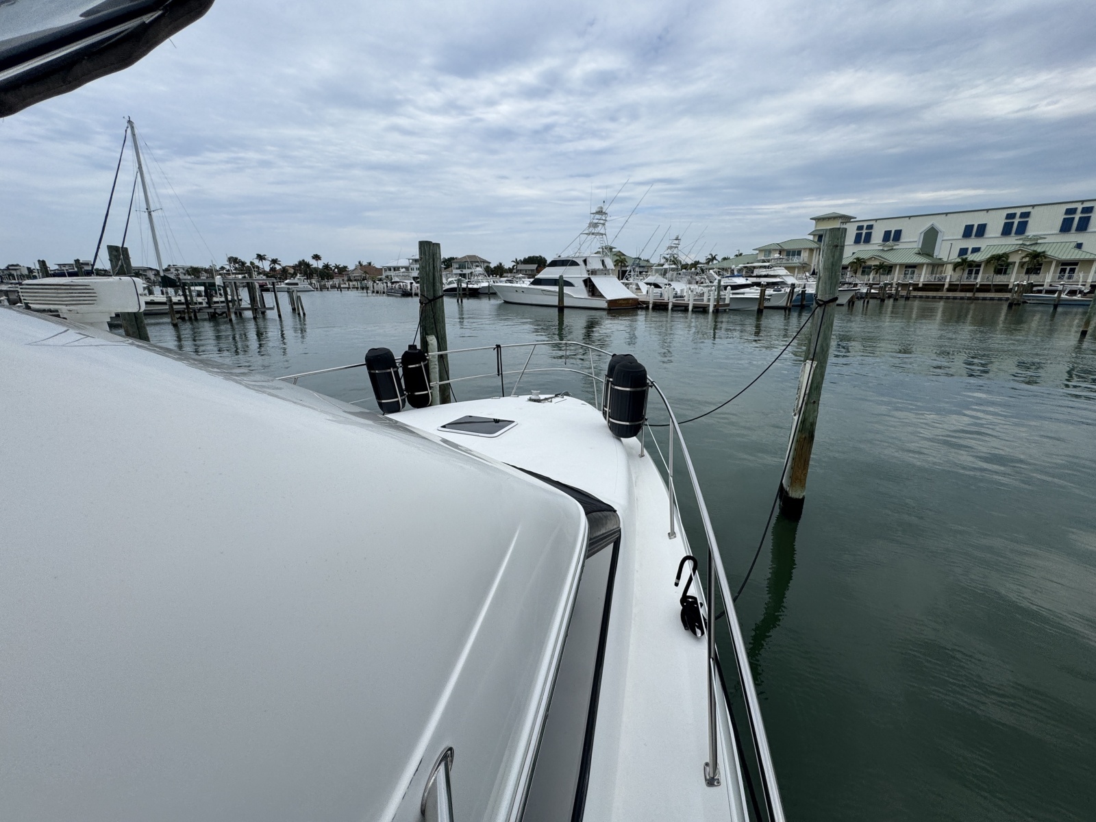 2001 Sea Ray 380 Aft Cabin