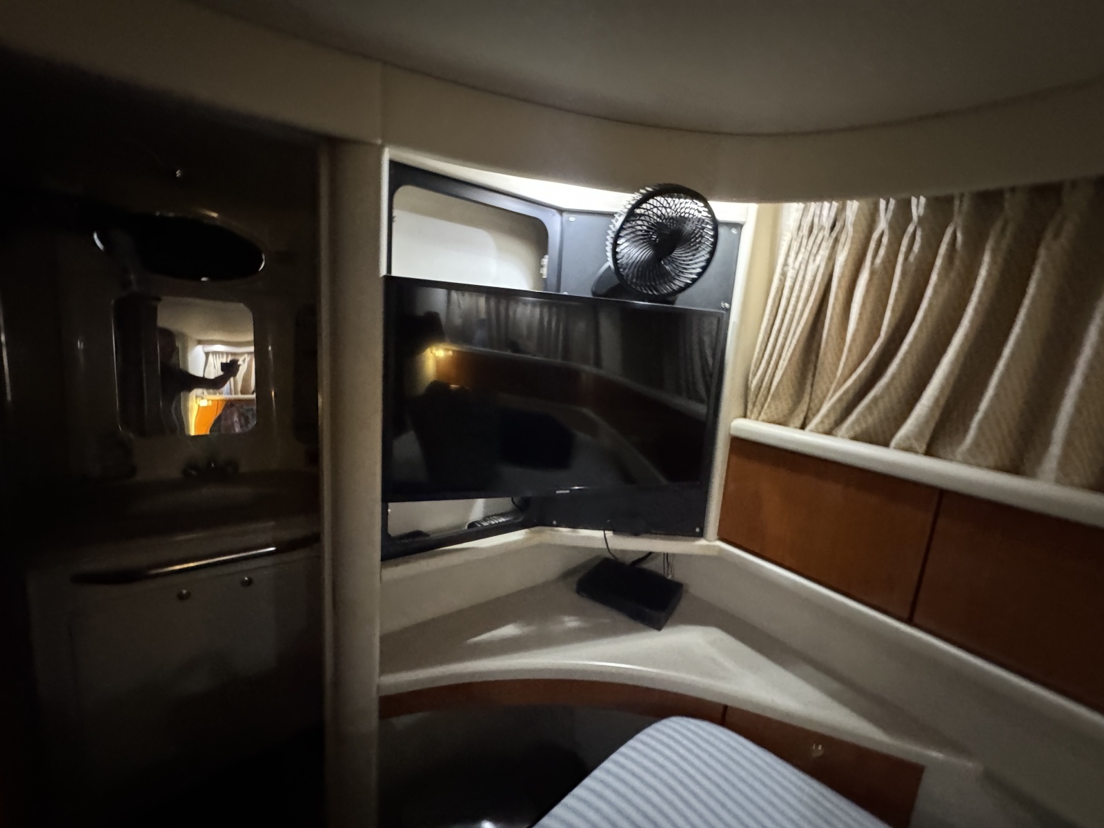 2001 Sea Ray 380 Aft Cabin