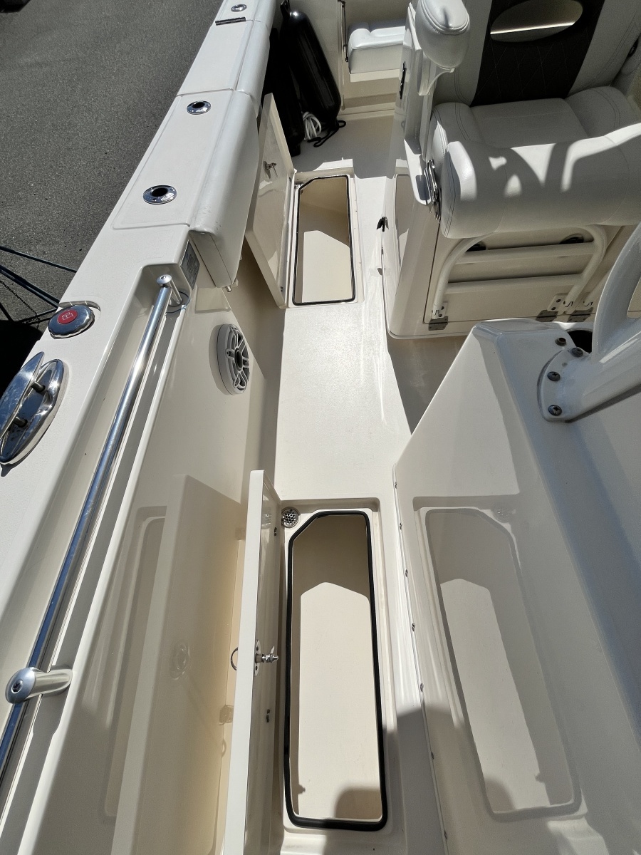 JOBSITE 32ft Cobia Yacht For Sale
