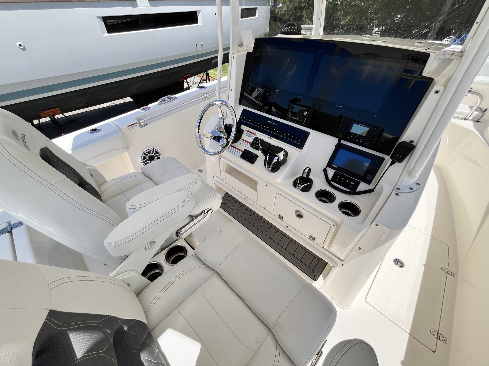JOBSITE 32ft Cobia Yacht For Sale