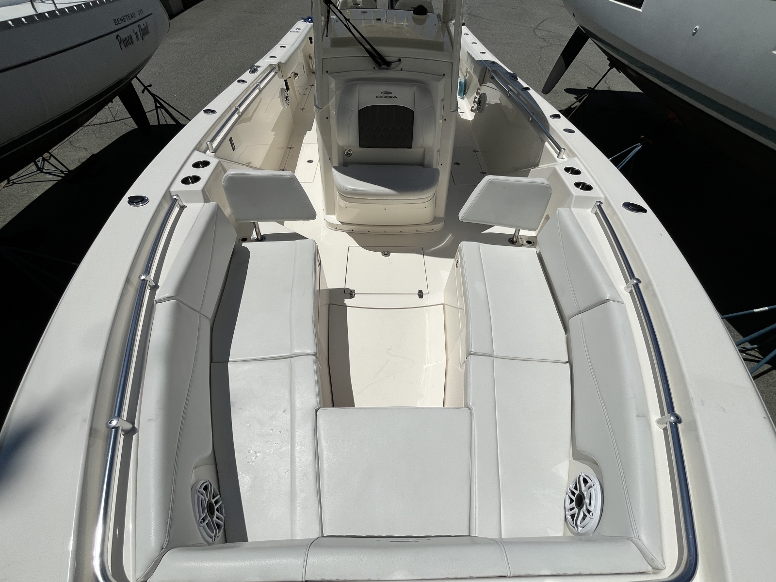 JOBSITE 32ft Cobia Yacht For Sale