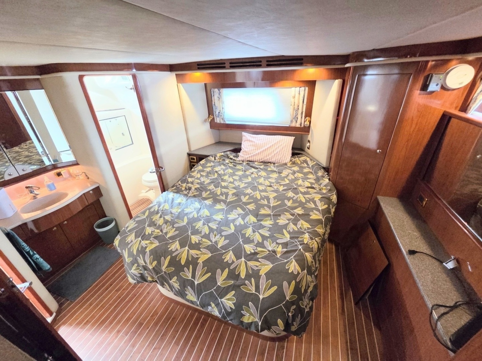 2002 Sea Ray 480 Motor Yacht