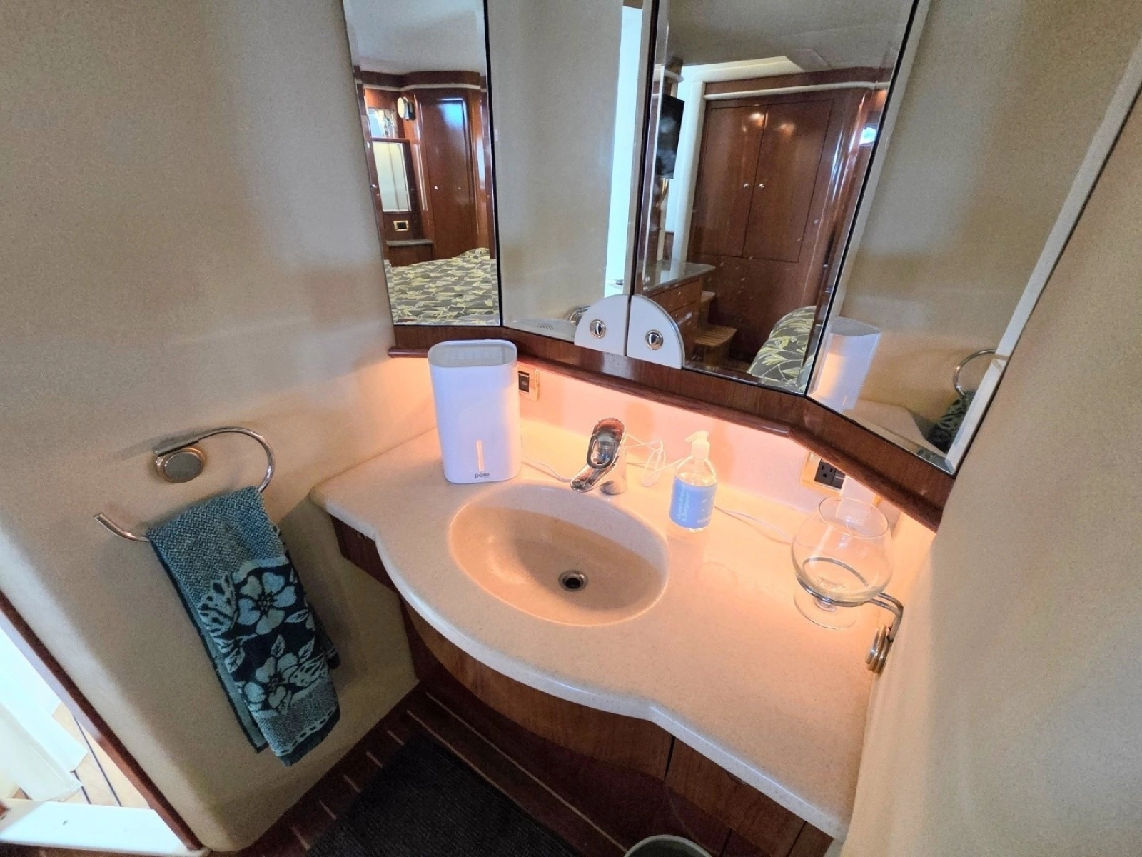 2002 Sea Ray 480 Motor Yacht
