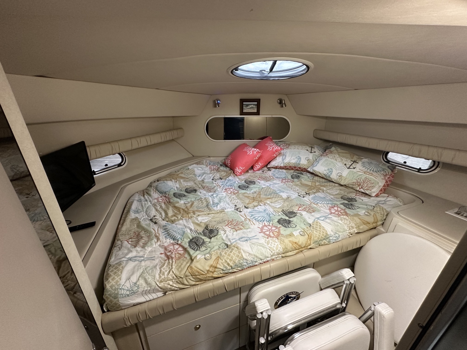 1998 Cruisers Yachts 3650 Aft Cabin