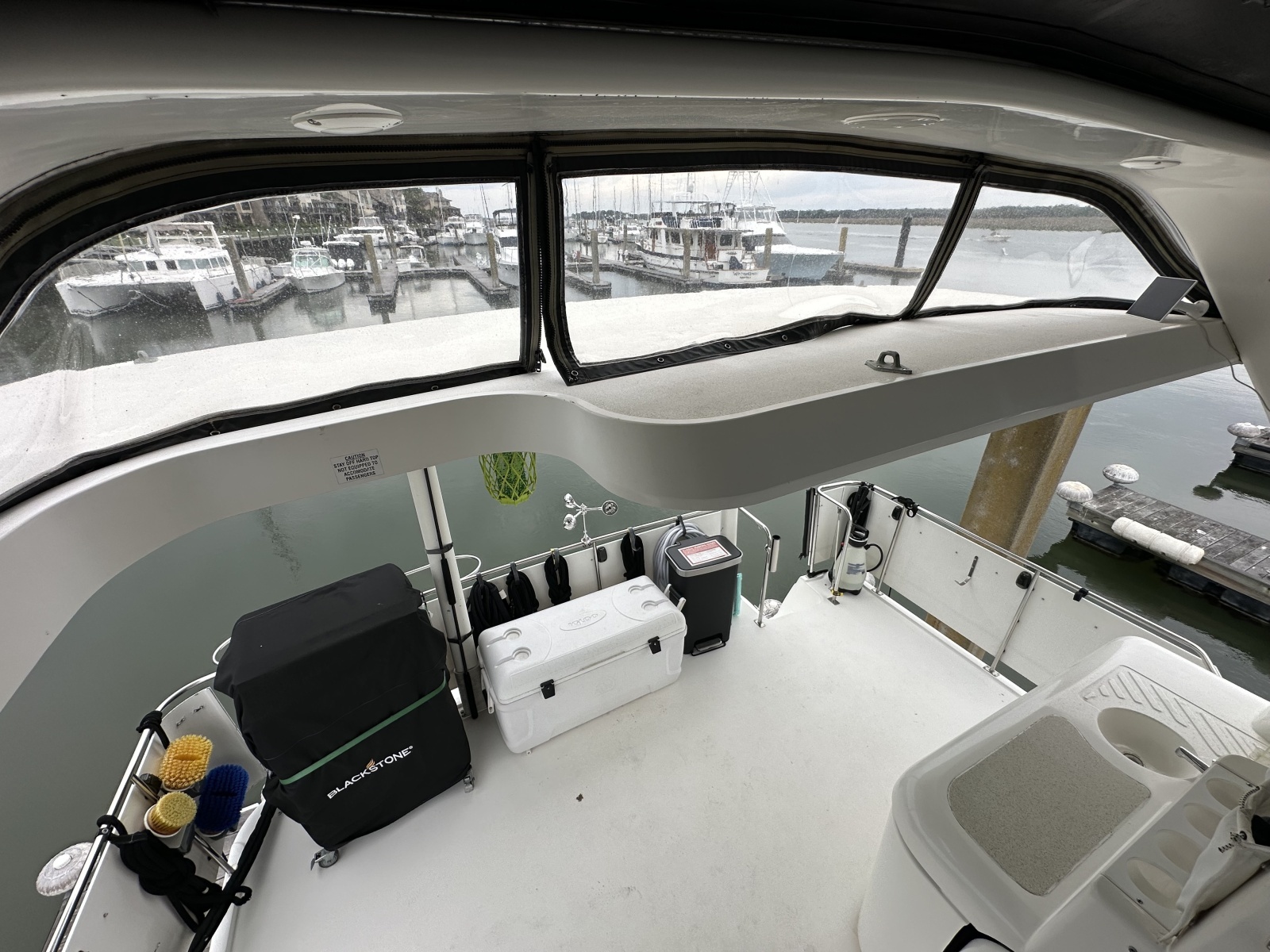 1998 Cruisers Yachts 3650 Aft Cabin