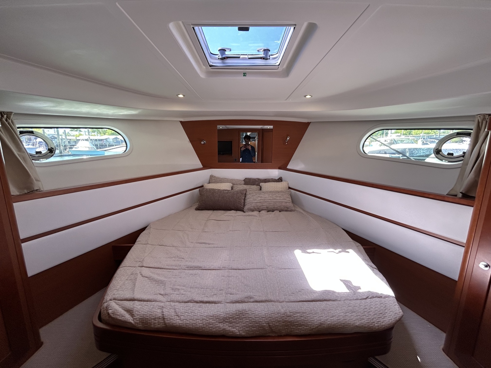 2018 Beneteau 44 Swift Trawler