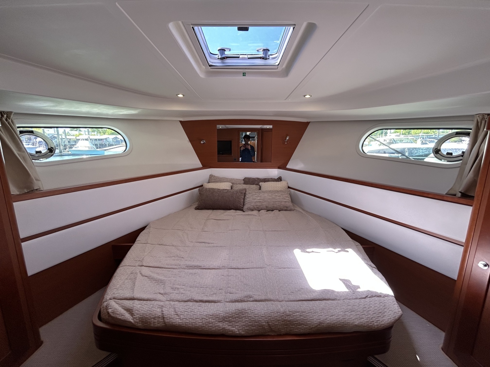 2018 Beneteau 44 Swift Trawler