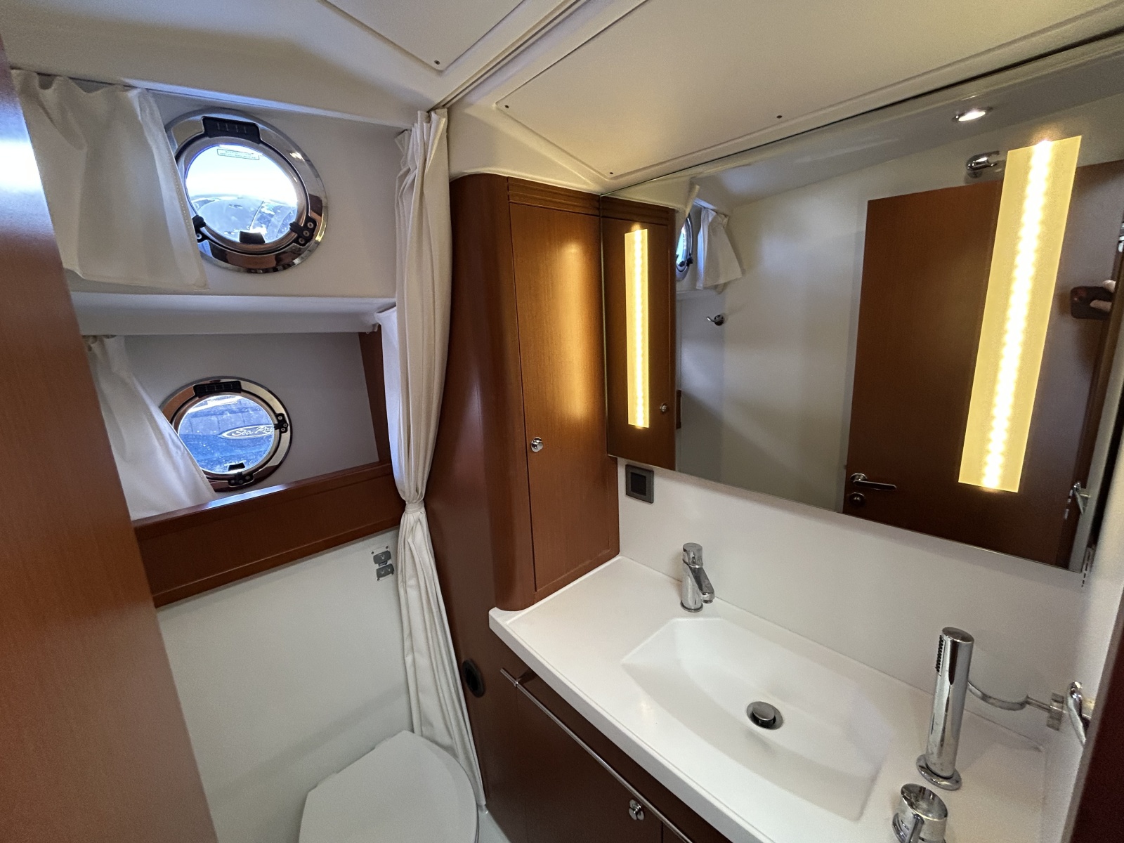 2018 Beneteau 44 Swift Trawler