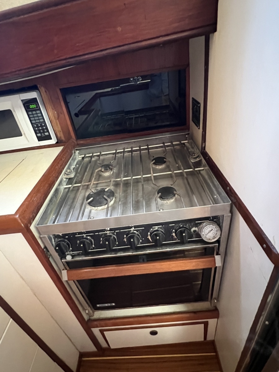 1977 Fisher 46