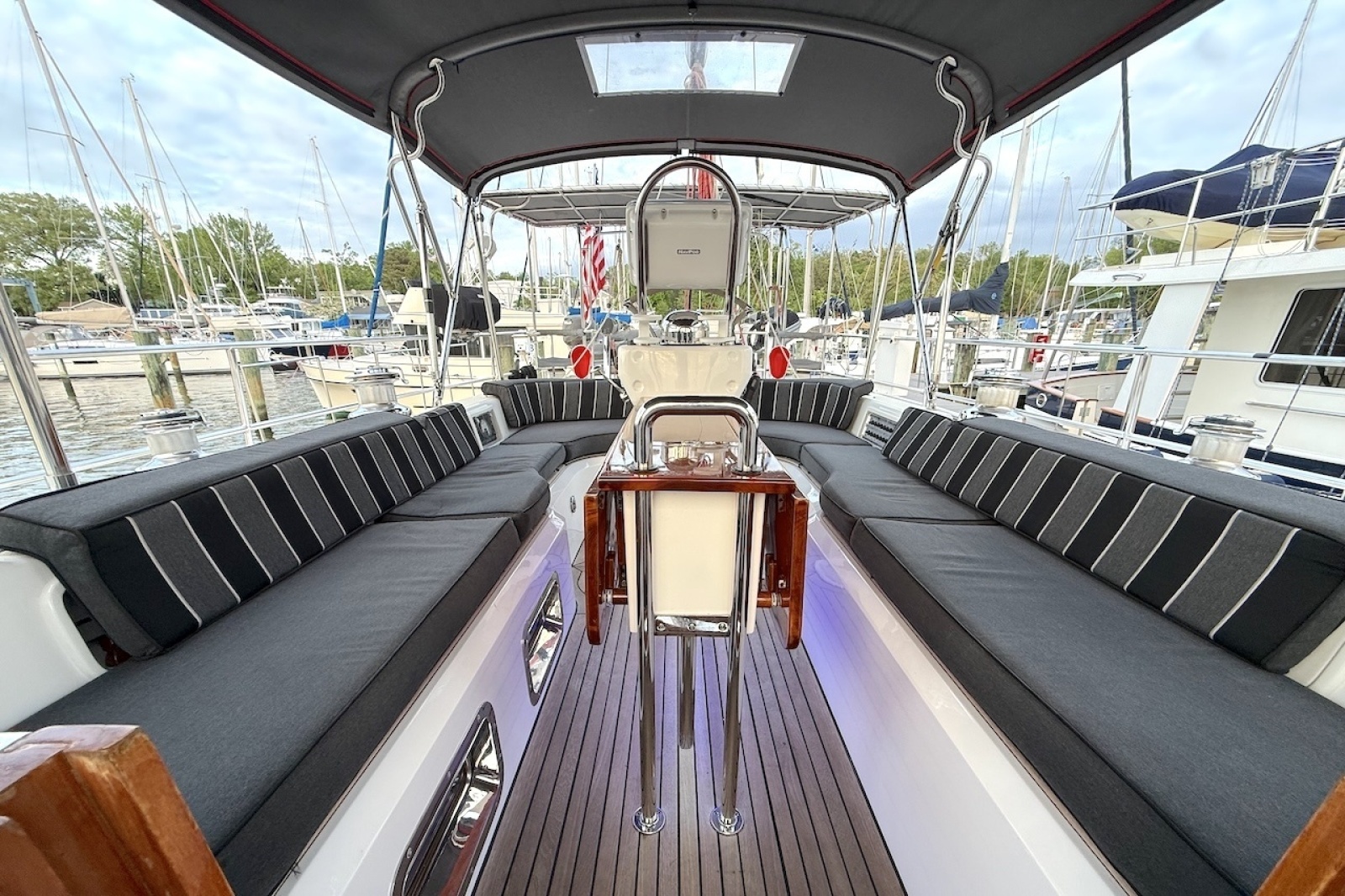 2014 Hylas 56