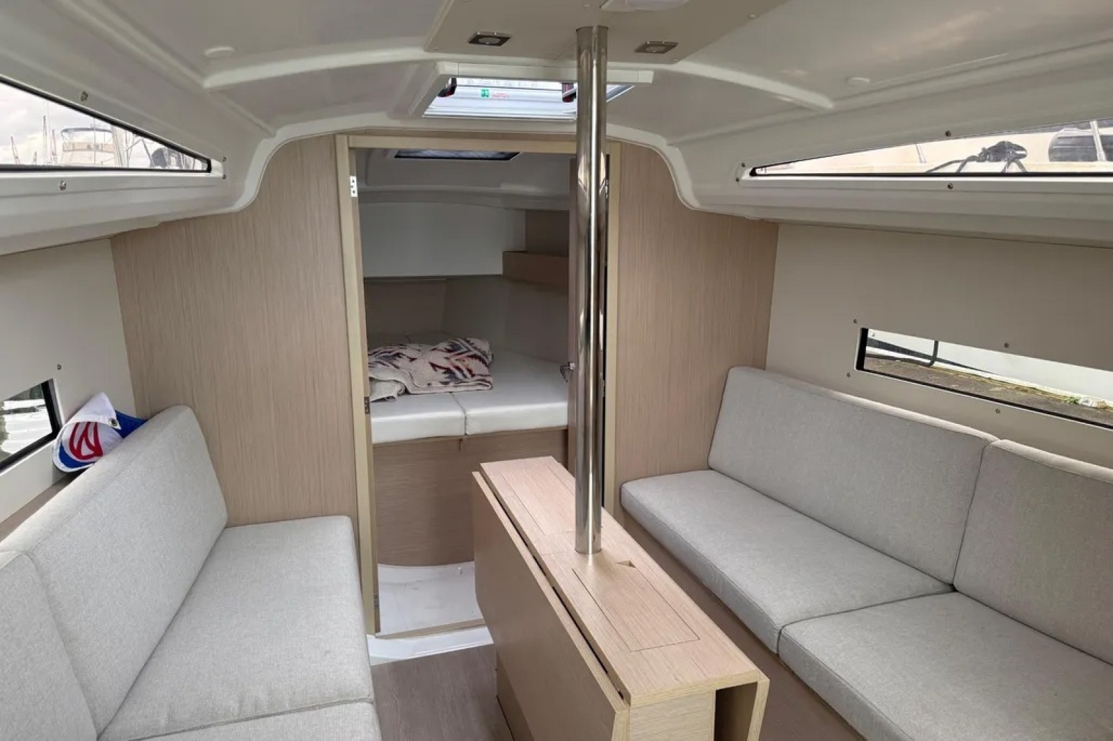 2023 Beneteau Oceanis 30.1