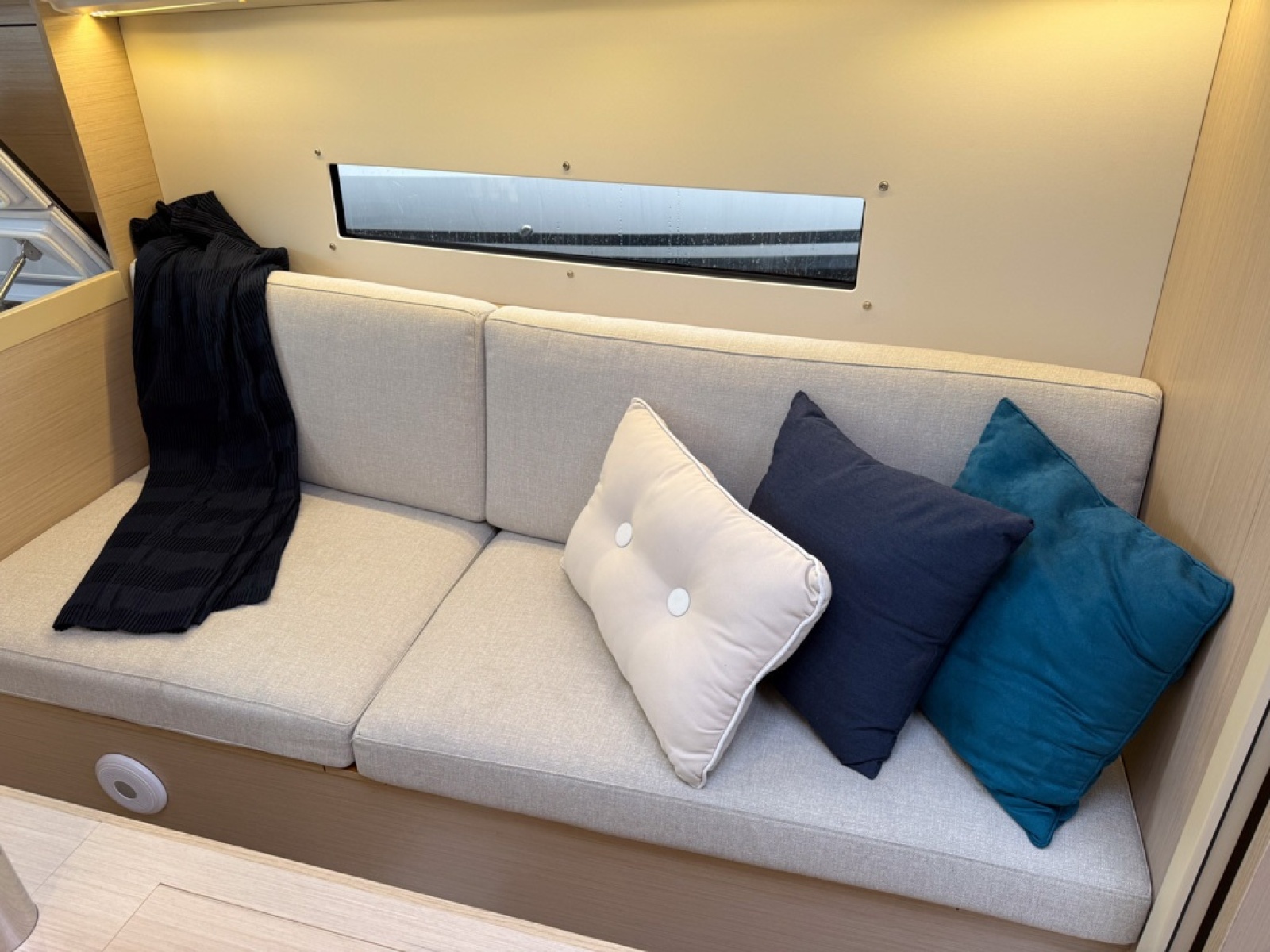 31' 2023 Beneteau Oceanis 30.1