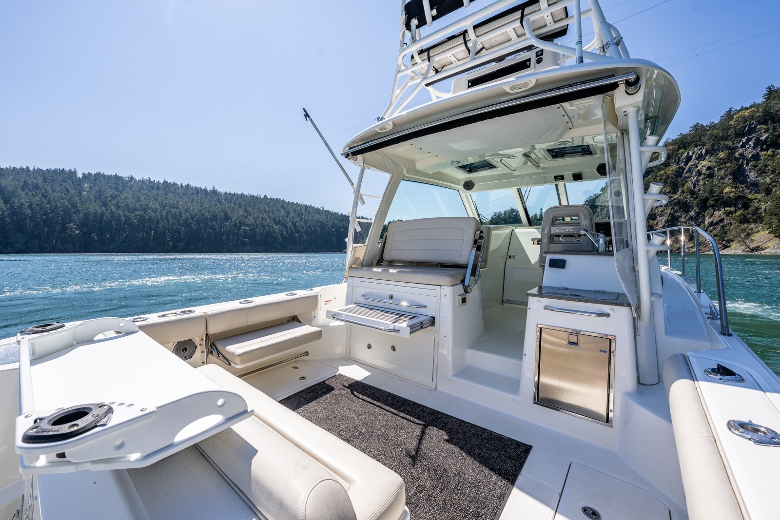 2019 Boston Whaler 345 Conquest