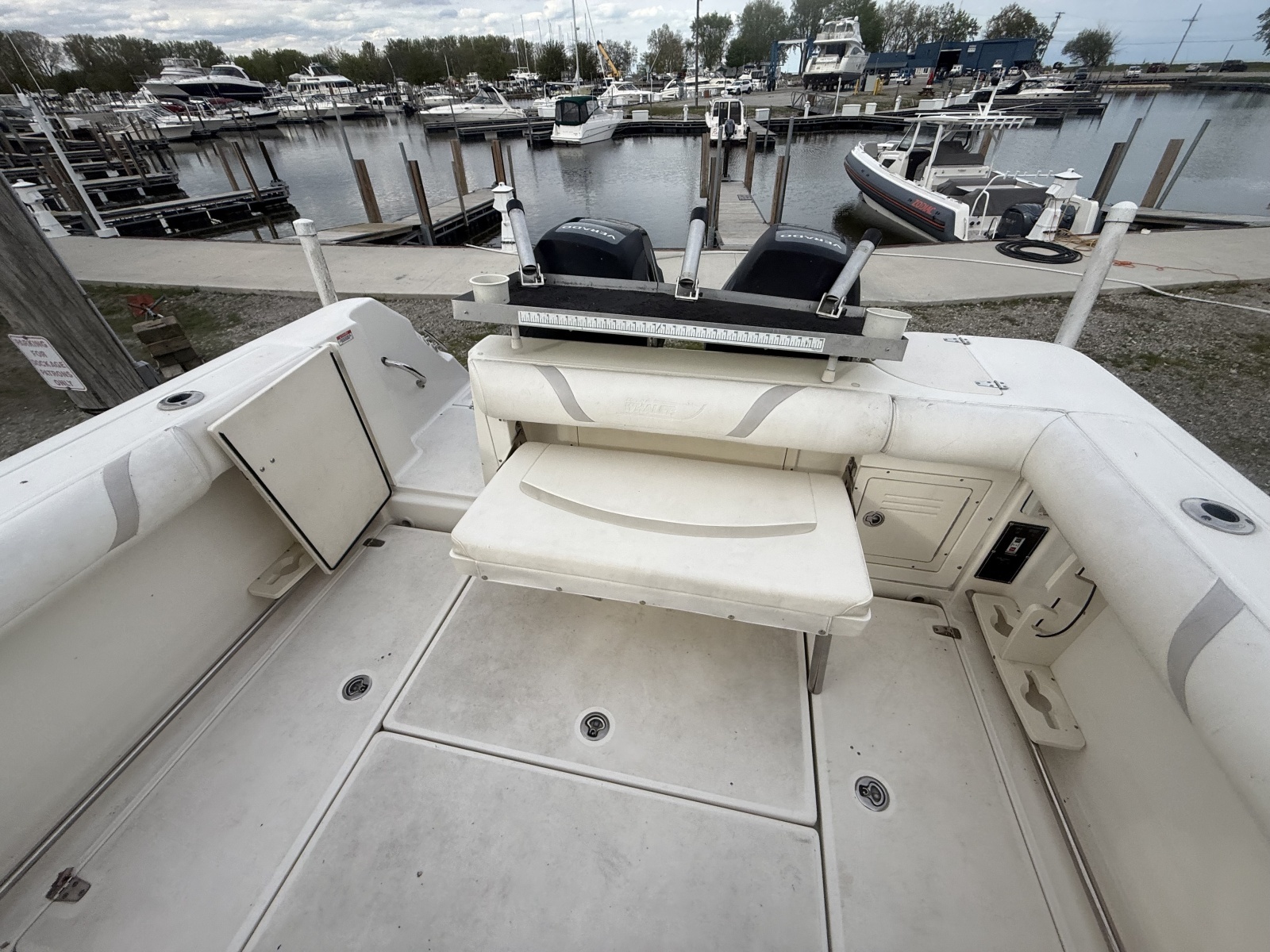 26ft Boston Whaler Yacht For Sale