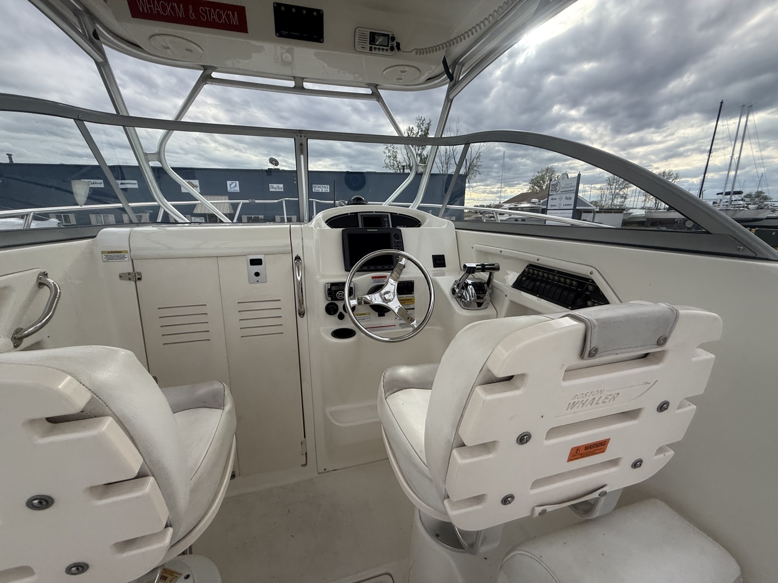 26ft Boston Whaler Yacht For Sale