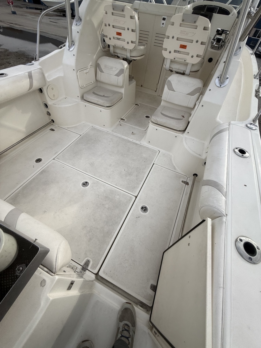 26ft Boston Whaler Yacht For Sale
