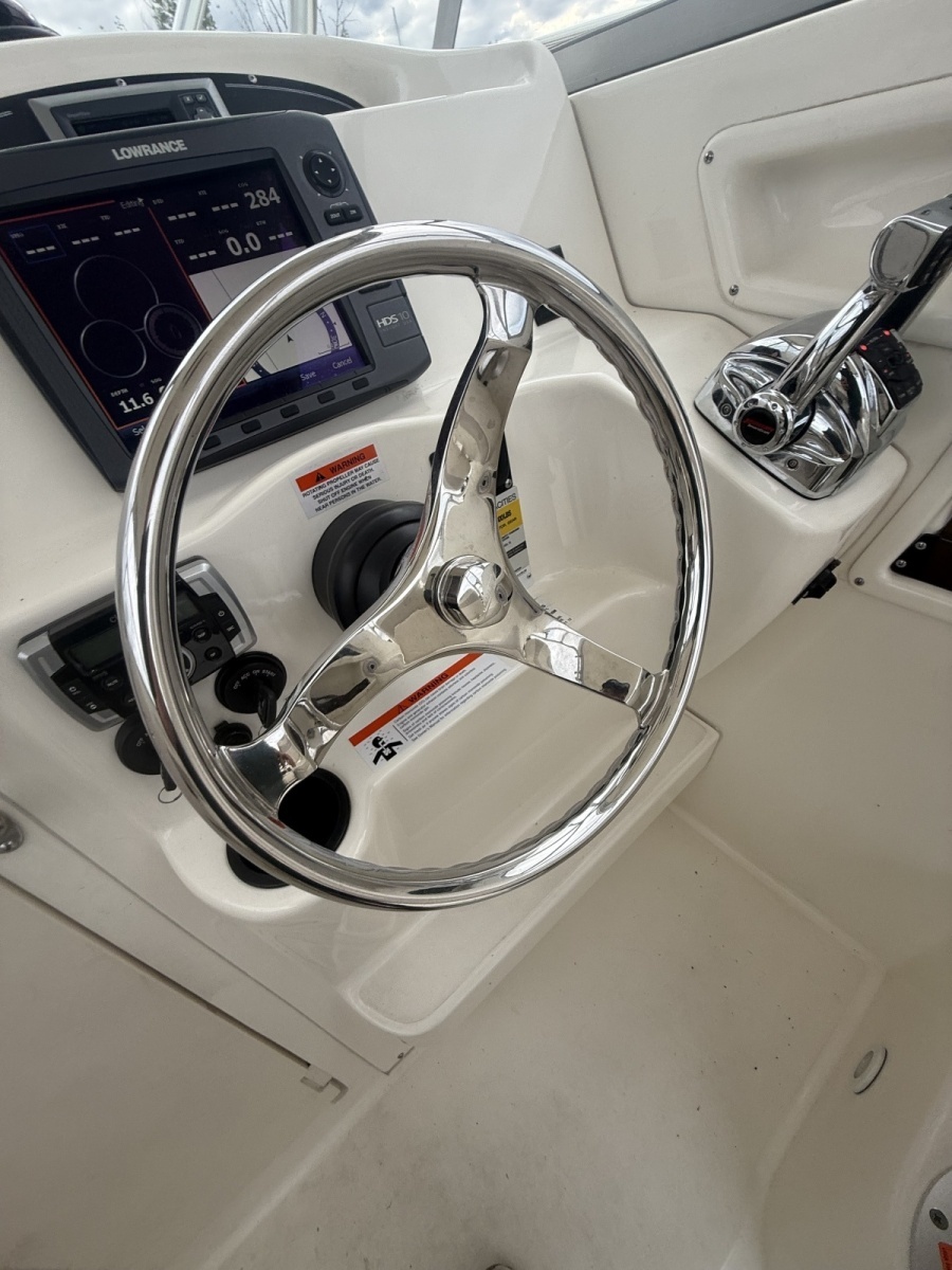26ft Boston Whaler Yacht For Sale