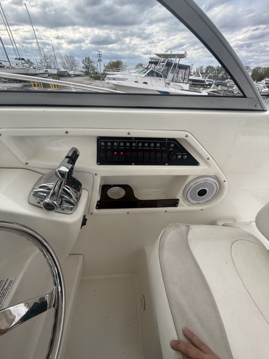 26ft Boston Whaler Yacht For Sale