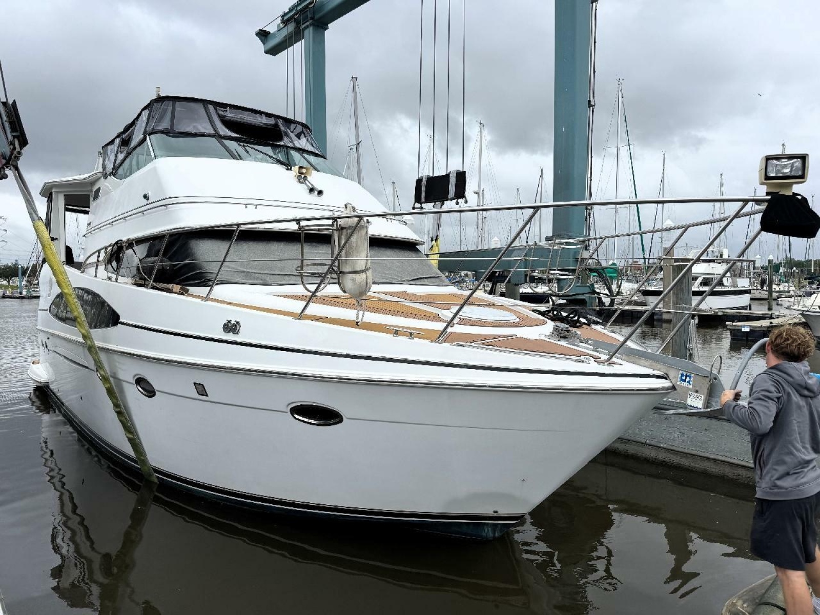 2001 Carver 466 MY