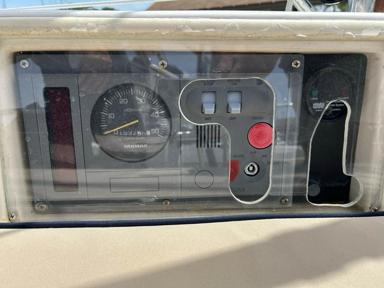 2004 Hunter 36