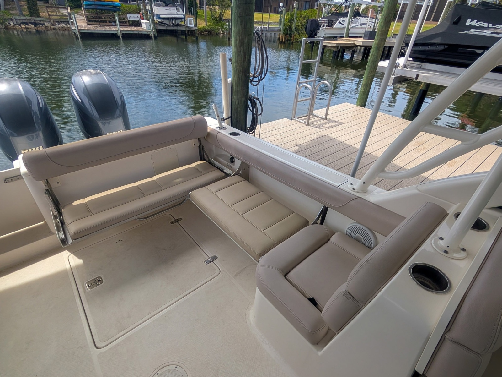 2015 Pursuit DC 265 Dual Console