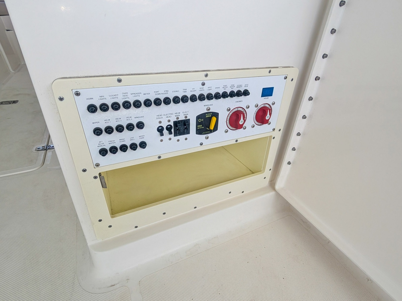 2015 Pursuit DC 265 Dual Console